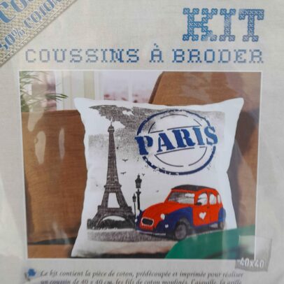 Coussins à broder « 2 CV à Paris »