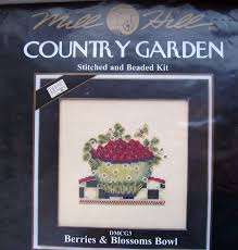 BERRIES & BLOSSOMS BOWL
