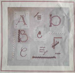 Kit Broderie Traditionnelle - Lettres « mise en Scène »