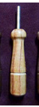 Poussoir pour dentelle aux fuseaux